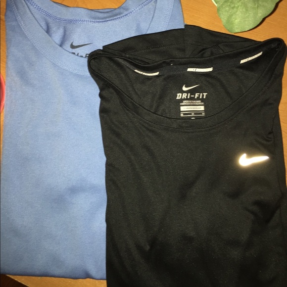 nike exercise tops